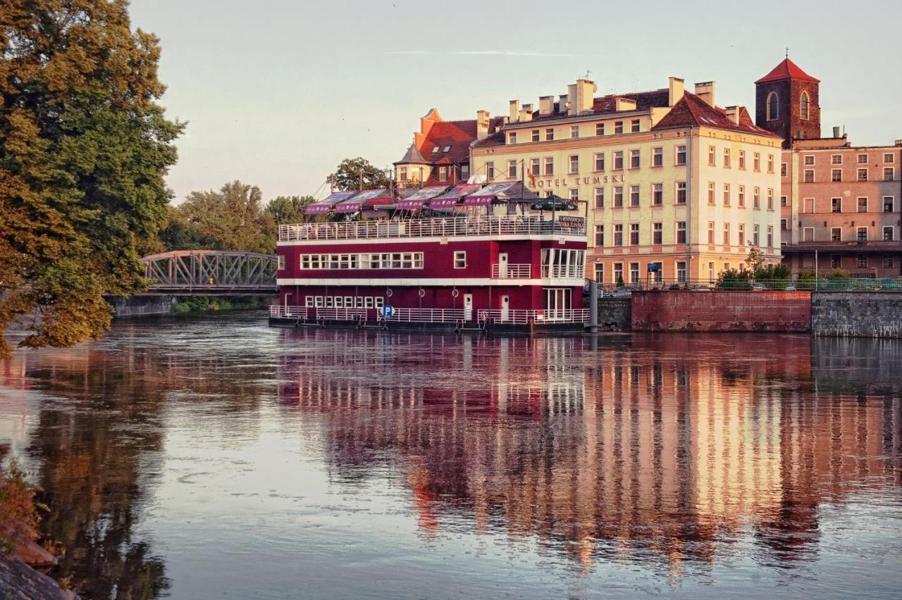 Schronisko Na Wyspie Vandrehjem Wrocław Eksteriør billede